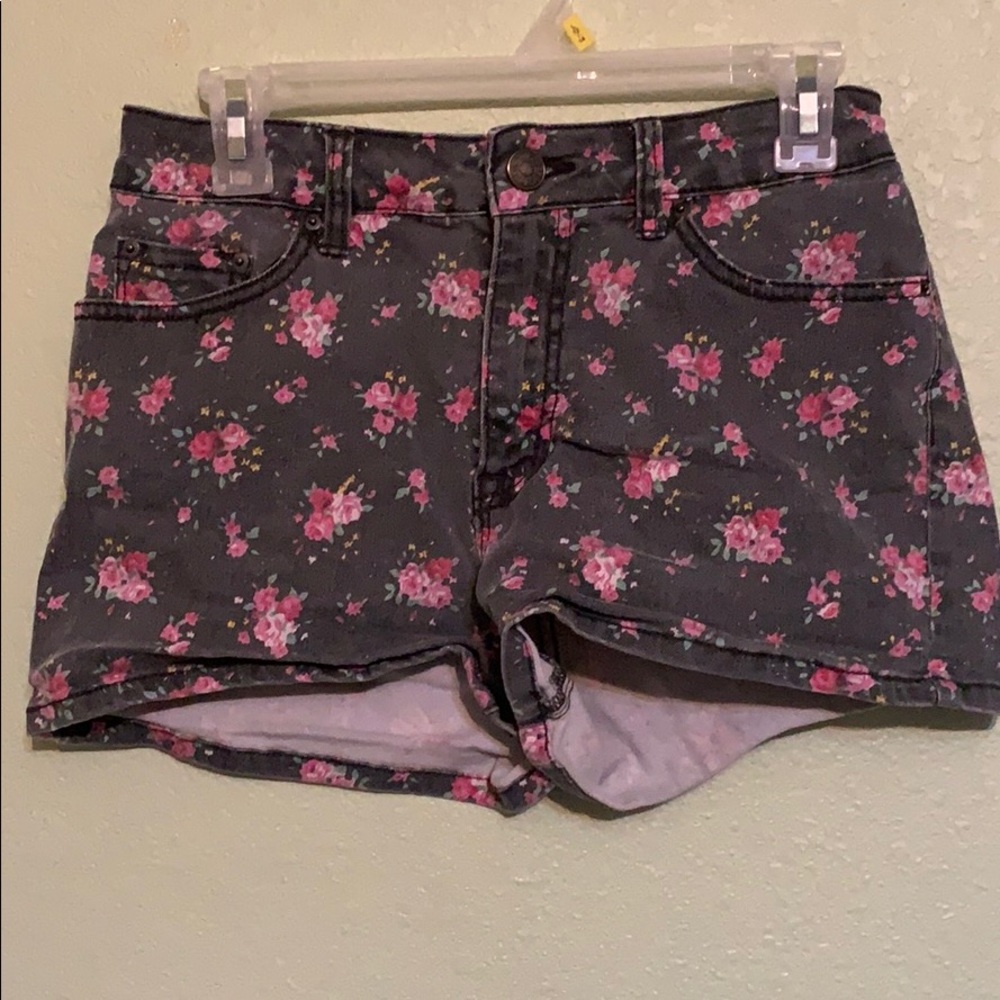 flower print high waisted shorts